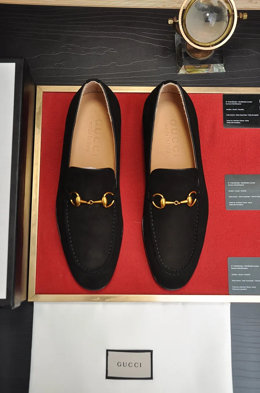 Men's men's shoes 💰500💶 [LV] (original single cowhide lining) 🍀LV's latest genuine leather business suit shoes are launched simultaneously on the official website. The first-layer cowhide imported from Italy is made of heavy gold, 💥official website 1:1 rubber outsole. Versatile to wear, high-end without losing class, and the color combination is extraordinary. This four-season style is alluring when worn on your feet, showing off your big-name flair. Standard code 38-45 (45 customized)